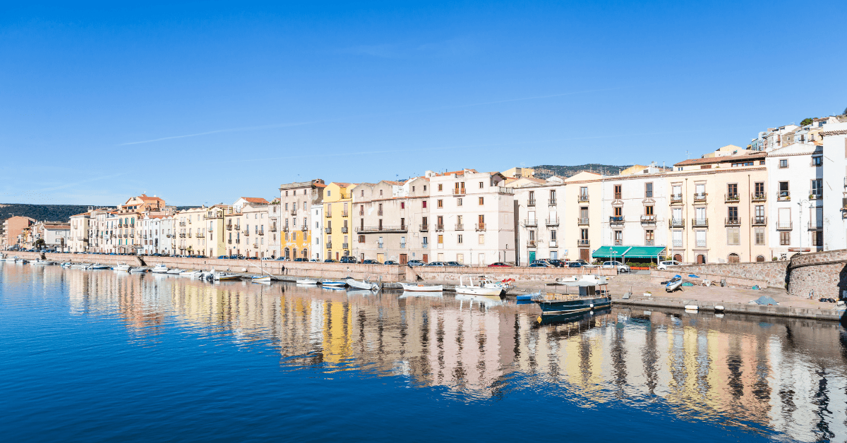 Cosa vedere a Bosa: 10 posti da non perdere per l'estate 2024