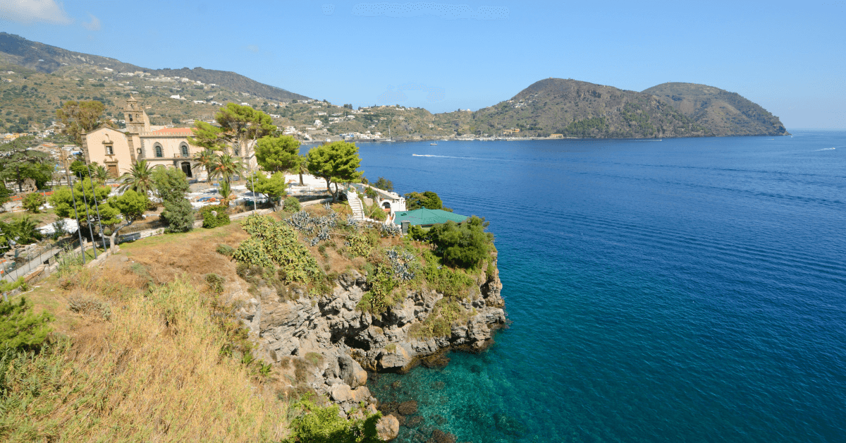 Cosa vedere a Lipari: 10 posti da non perdere per l'estate 2024