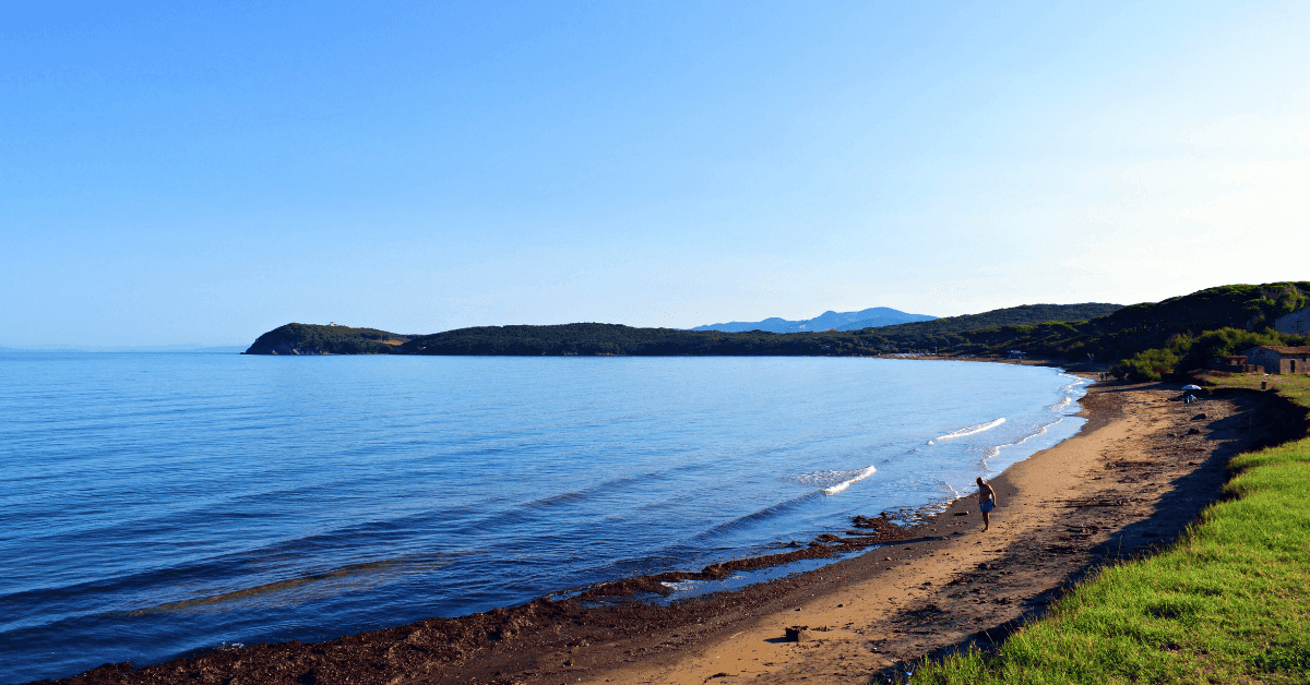 Le Spiagge più belle del Golfo di Baratti: foto e mappa