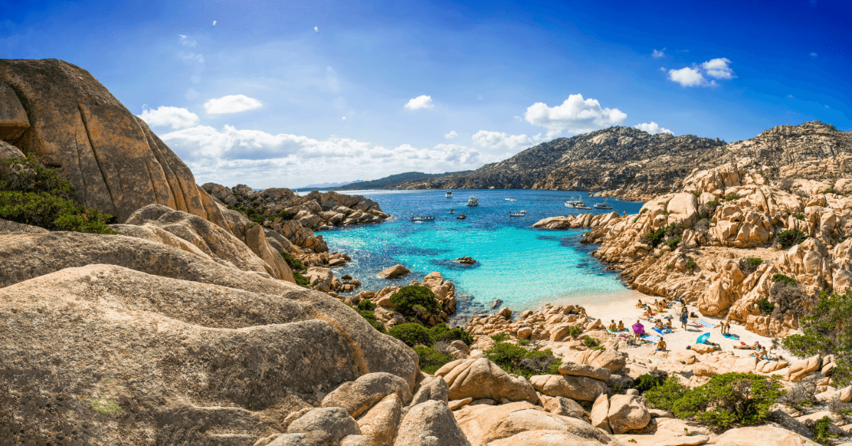 Nord Sardegna in moto: i 5 itinerari imperdibili per il 2024