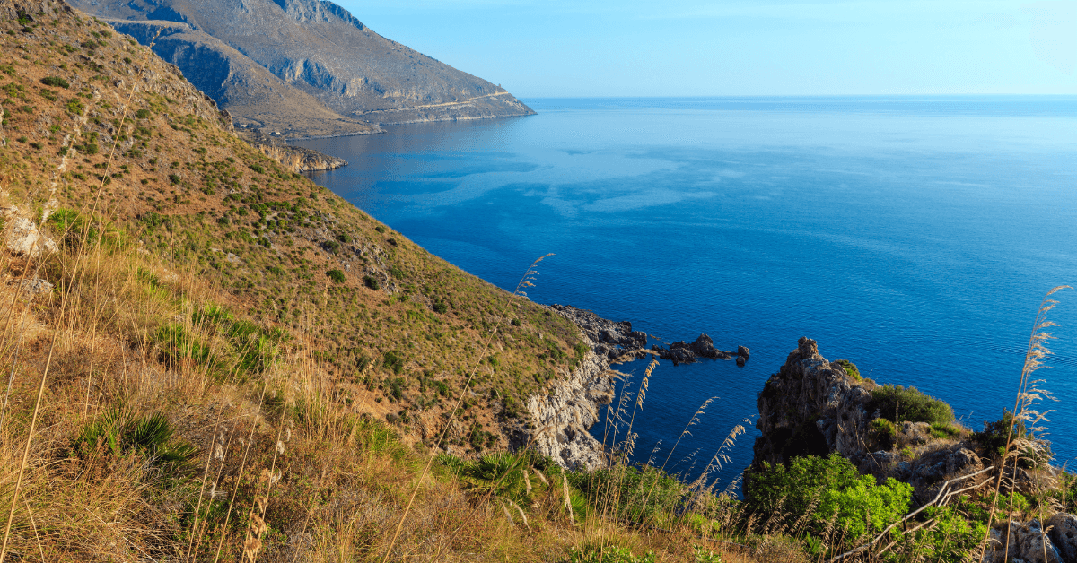 Trekking in Sicilia: i 5 percorsi imperdibili per il 2024