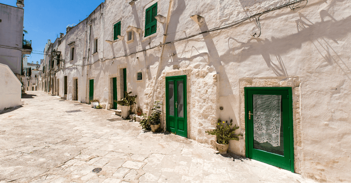 Cosa vedere ad Ostuni: mare, dintorni e itinerari