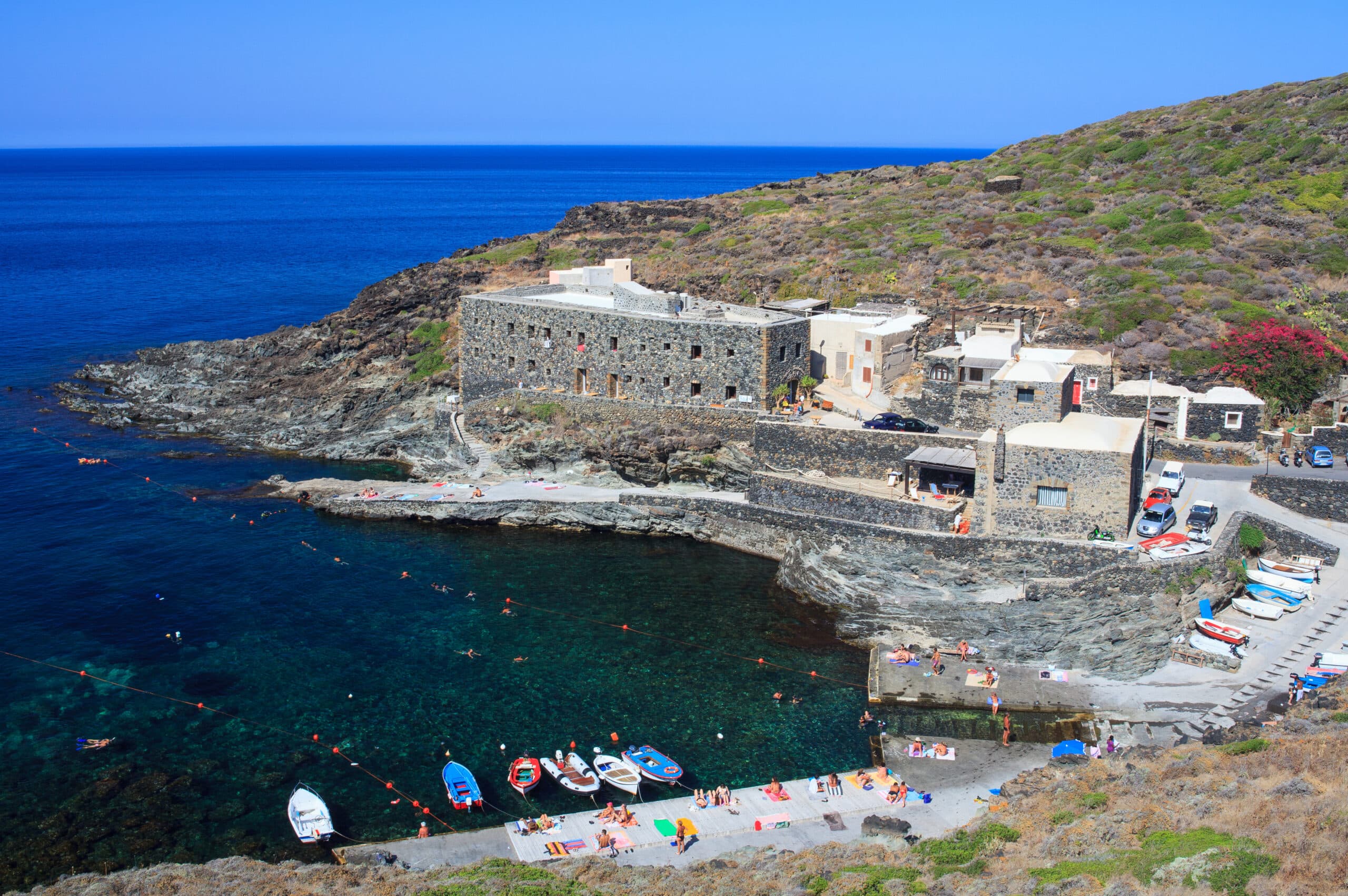 Cosa Vedere a Pantelleria nel 2026: Guida Completa all'Isola Nera
