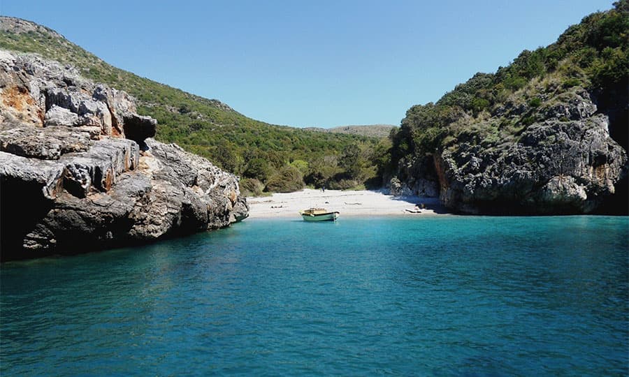 Cala Bianca a Marina di Camerota: Guida Completa 2026